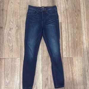 Express skinny mid-rise barely worn jeans
